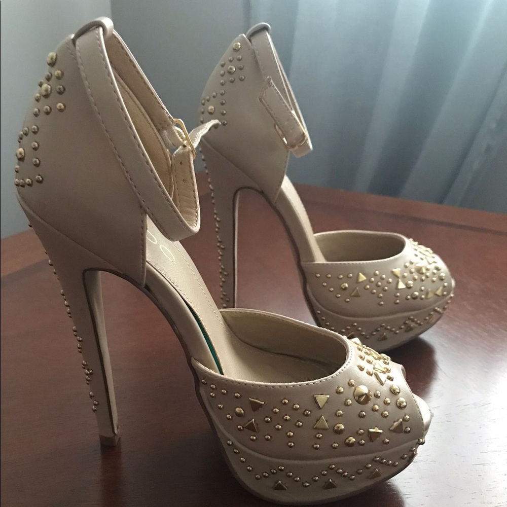 Aldo cream coloured heels! Size 6